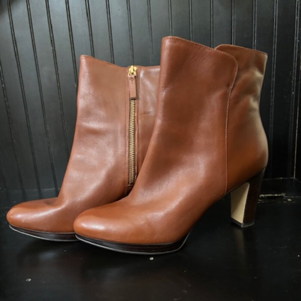 New/Never worn: Nine West women's tan booties